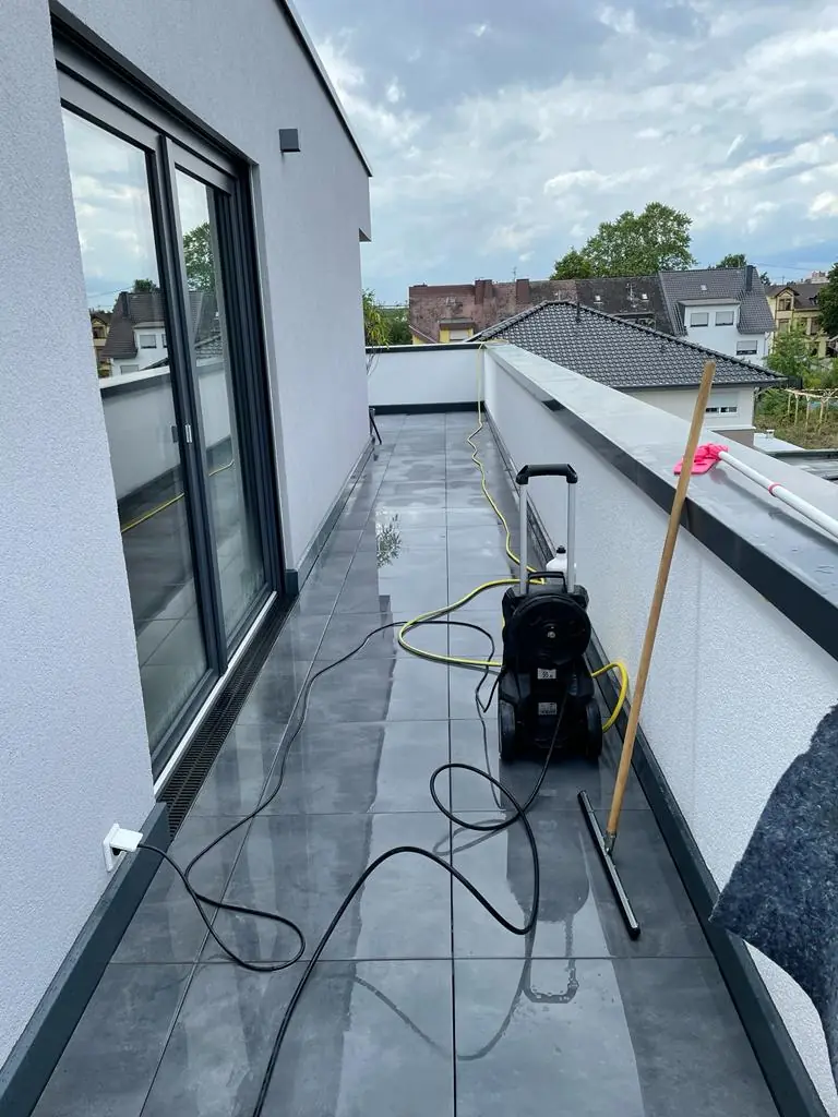 Dachterrasse mit Feinsteinzeug